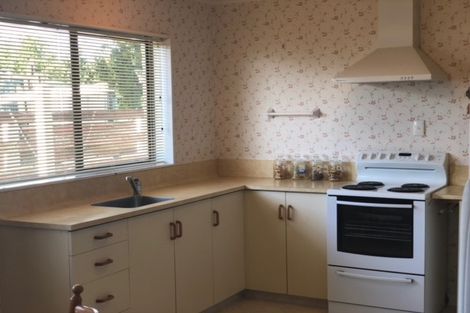 Photo of property in 16a Hornsby Street, Carterton, 5713