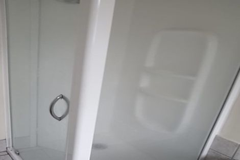 Photo of property in 166 Sunnynook Road, Sunnynook, Auckland, 0620