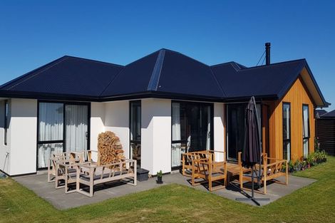 Photo of property in 12 Mccahon Drive, Rangiora, 7400