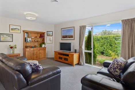Photo of property in 2 Magnolia Lane, St Albans, Christchurch, 8052
