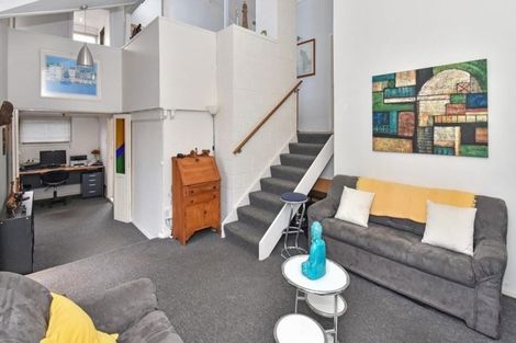 Photo of property in 10 Harford Place, Pakuranga Heights, Auckland, 2010