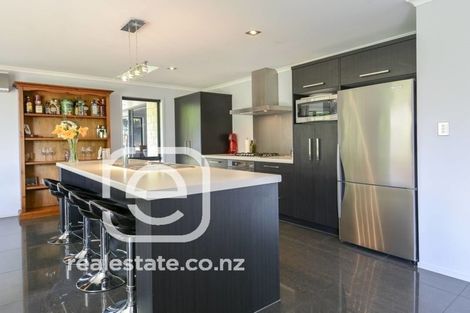 Photo of property in 21 Haden Place, Omokoroa, 3114