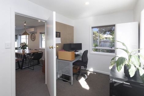 Photo of property in 76 Isleworth Road, Bishopdale, Christchurch, 8053