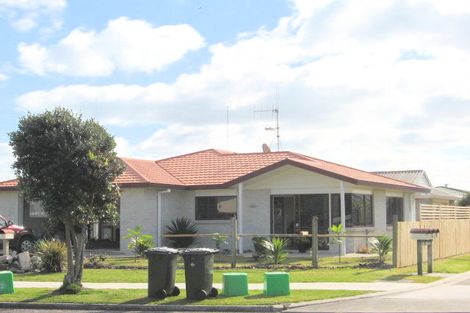 Photo of property in 74 Evans Road, Papamoa Beach, Papamoa, 3118