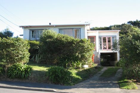 Photo of property in 24 Black Rock Road, Newlands, Wellington, 6037