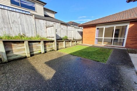 Photo of property in 15 Kouras Place, Flat Bush, Auckland, 2016