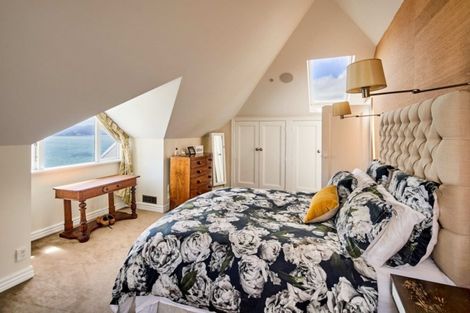 Photo of property in 19 The Crescent, Roseneath, Wellington, 6011