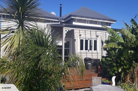 Photo of property in 21 Brougham Street, Westport, 7825