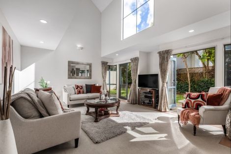 Photo of property in 19 Horotutu Road, Greenlane, Auckland, 1061