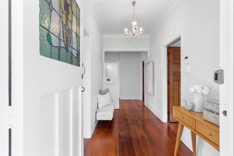 Photo of property in 36 Kingswood Street, Takaro, Palmerston North, 4412