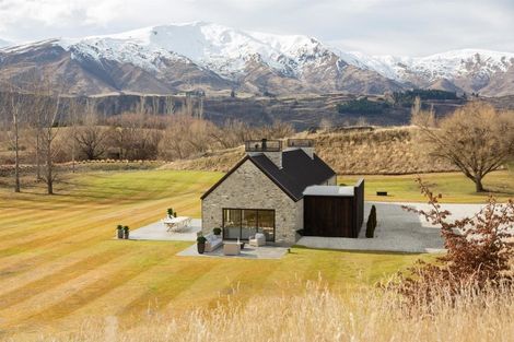 Photo of property in 7 Bendemeer Lane, Lake Hayes, Queenstown, 9371