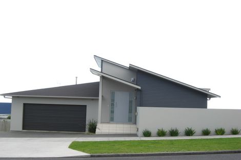 Photo of property in 21 Hamblyn Street, Strandon, New Plymouth, 4312