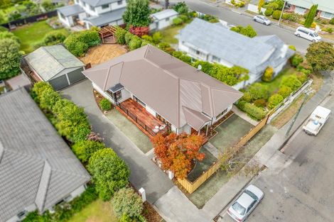 Photo of property in 16 Chepstow Avenue, Fendalton, Christchurch, 8052