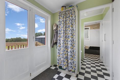 Photo of property in 403 Opunake Road, Cardiff, Stratford, 4391