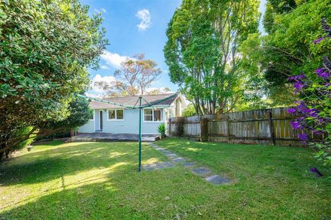 Photo of property in 2 Ashbourne Place, Glendene, Auckland, 0602