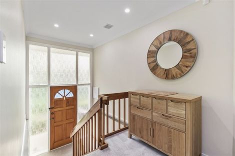 Photo of property in 6 Menear Lane, Hillcrest, Auckland, 0627