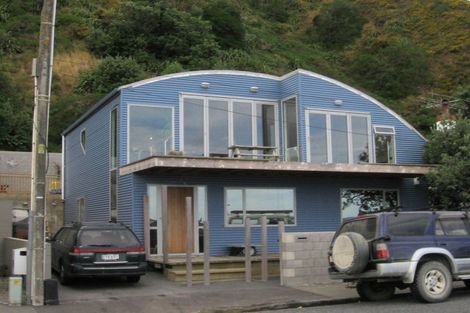 Photo of property in 202 The Esplanade, Island Bay, Wellington, 6023