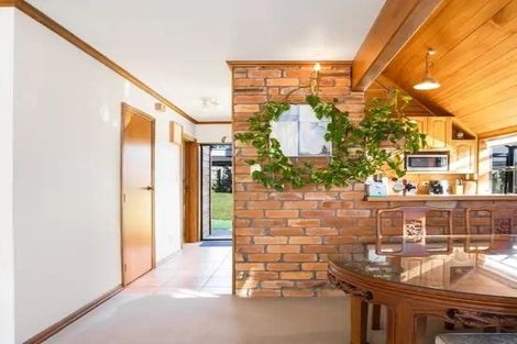 Photo of property in 7 Sunrise Lane, Te Atatu South, Auckland, 0610