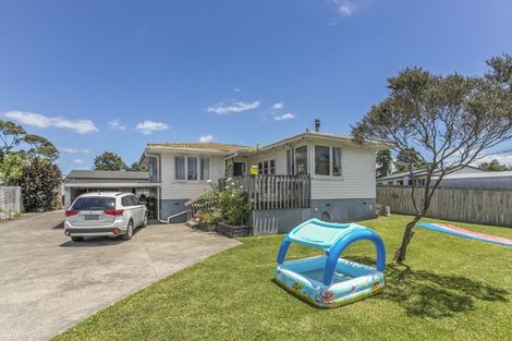 Photo of property in 6 Maybelle Place, Kelston, Auckland, 0602