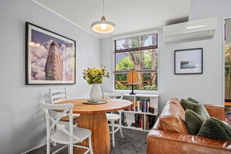 Photo of property in 1/25a Beach Road, Te Atatu Peninsula, Auckland, 0610