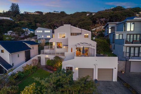 Photo of property in 32 Paremata Crescent, Paremata, Porirua, 5024
