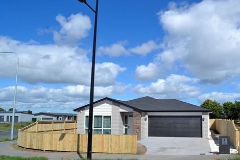 Photo of property in 2 Castlepoint Avenue, Takanini, 2110