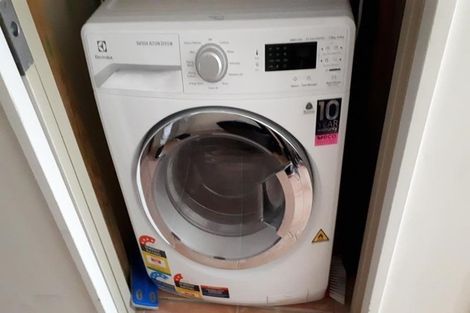 Photo of property in Atrium Towers, 7j/154 The Terrace, Wellington Central, Wellington, 6011