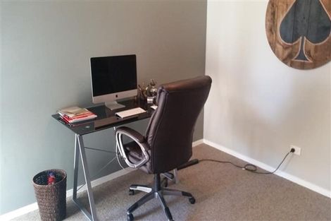 Photo of property in 4/253 Saint Aubyn Street, New Plymouth, 4310