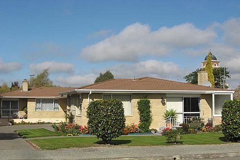 Photo of property in 58 Timaru Road, Waimate, 7924