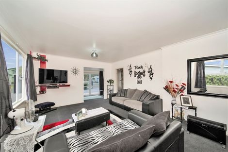 Photo of property in 55 Kawei Road, Ohawe, Hawera, 4671