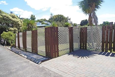 Photo of property in 2/708 Beach Road, Browns Bay, Auckland, 0630