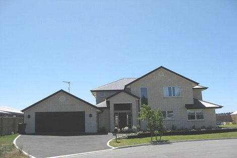 Photo of property in 7 Hoihere Place, Parklands, Christchurch, 8083