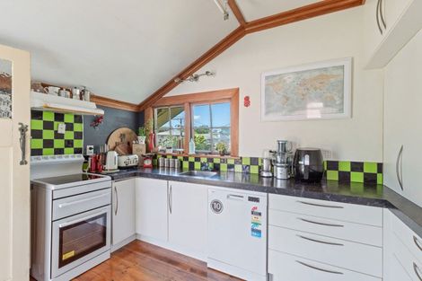 Photo of property in 16 Bulteel Street, New Plymouth, 4310