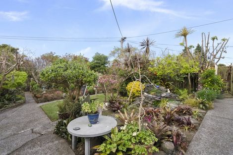 Photo of property in 31 Wrantage Street, Westown, New Plymouth, 4310