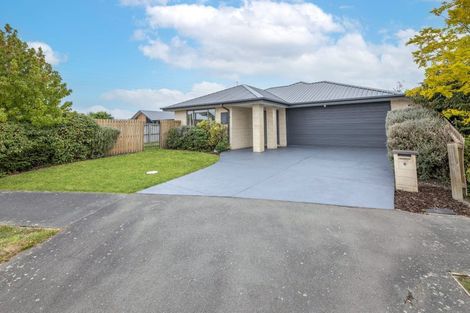 Photo of property in 6 Dunsford Close, Halswell, Christchurch, 8025