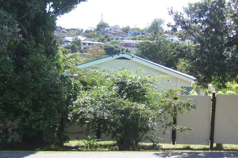 Photo of property in 5 Lyons Avenue, Murrays Bay, Auckland, 0630