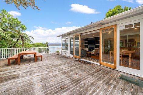 Photo of property in 42 Pretoria Road, Karaka Bays, Wellington, 6022