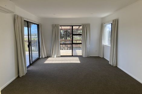 Photo of property in 11 Amerce Place, Highland Park, Auckland, 2010