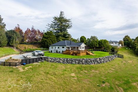 Photo of property in 17 Hook Road, Paparoa, 0571