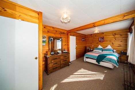 Photo of property in 1 Albert Street, Hawera, 4610