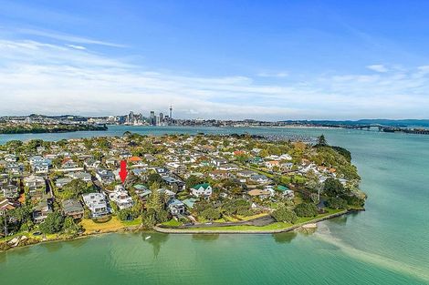 Photo of property in 2/33 Beresford Street, Bayswater, Auckland, 0622