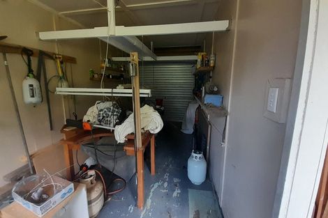 Photo of property in 31 Powells Road, Cable Bay, 0420