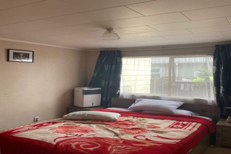 Photo of property in 2/26 Islington Avenue, New Lynn, Auckland, 0600