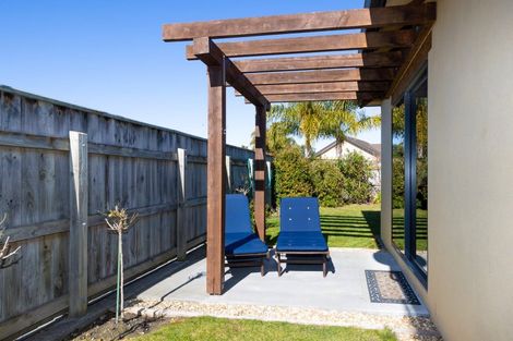 Photo of property in 12 Oak Place, Poraiti, Napier, 4112