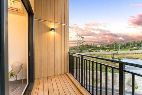 Photo of property in 26 Curtiss Circle, Hobsonville, 0618