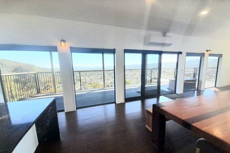 Photo of property in 32 Woodvale Grove, Fairfield, Lower Hutt, 5011