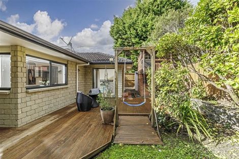 Photo of property in 6 English Oak Drive, Schnapper Rock, Auckland, 0632