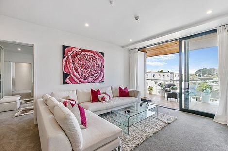 Photo of property in 308/8a Lake Pupuke Drive, Takapuna, Auckland, 0622