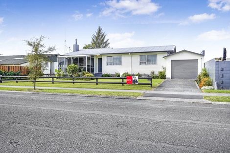 Photo of property in 4 Totara Drive, St Andrews, Hamilton, 3200