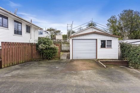 Photo of property in 2 Johnston Road, Mount Wellington, Auckland, 1060